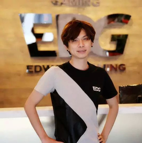 美服英雄联盟